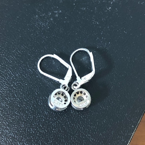 Gorgeous Silver CZ Drop Earrings. - Picture 4 of 7